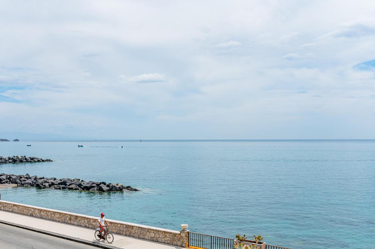 Naxos Marina Bay Bed & Breakfast Giardini Naxos Exterior photo